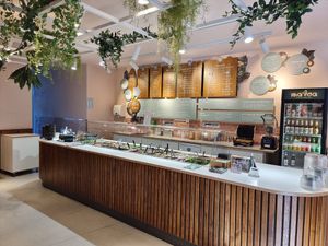 Interior, counter at Ma'loa in Hannover