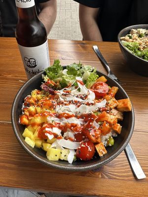Vegan spicy tropical bowl   at Ma'loa in Hannover