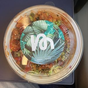 Bowl with vegan chicken and Korean love sauce  at Ma'loa in Hannover