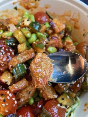 Bowl with vegan chicken and Korean love sauce  at Ma'loa in Hannover