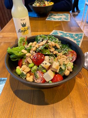 Vegan tofu bowl  at Ma'loa - Hausvogteiplatz in Berlin