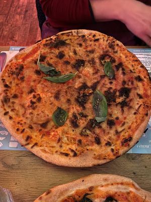 Pizza Originale at Hafenliebe in Neuss