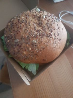 No meat burger at Putsch in Montreuil