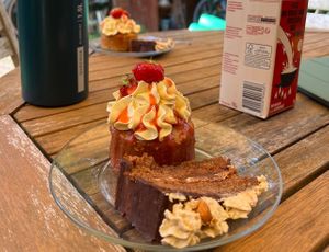Strawberry cake and peanut caramel cakes   at Putsch in Montreuil