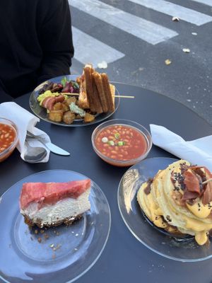 Brunch plate and Bacon&Cheese pancakes with beans, cheesecake (already half eaten 😅)  at Putsch in Montreuil