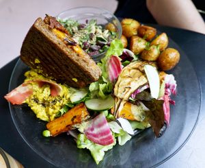 Brunch plate at Putsch in Montreuil