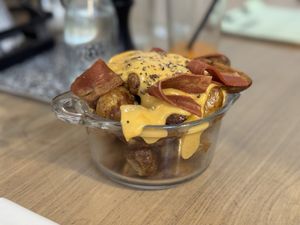 Bacon & cheesepotatoes   at Putsch in Montreuil
