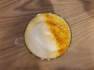 Golden latte at Putsch in Montreuil