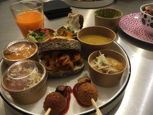 Service traiteur  at Putsch in Montreuil