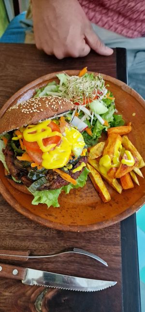 Burger at Elela in Valladolid