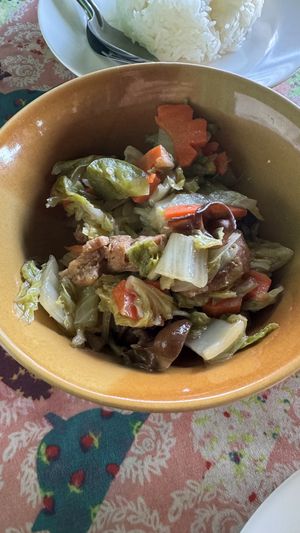   at Mueang Daeng Vegan Food - เหมืองแดงอาหารเจ in Mae Sai