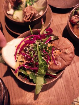 Hefeteig Brötchen mit Soja Pattie at TA Vegan House in Hamburg