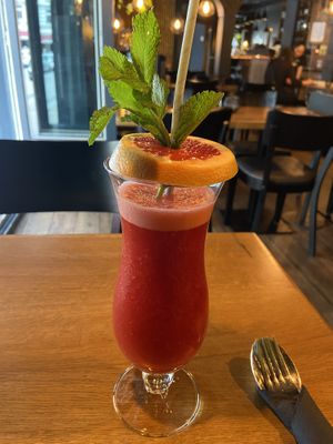 Mui ne delight (cocktail): tasted too much like a smoothie with some alcohol. at TA Vegan House in Hamburg