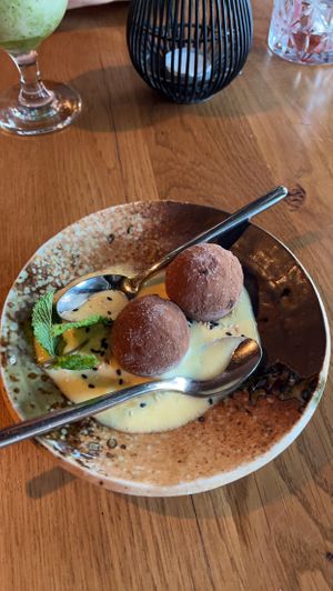 Schoko mochi Eis   at TA Vegan House in Hamburg