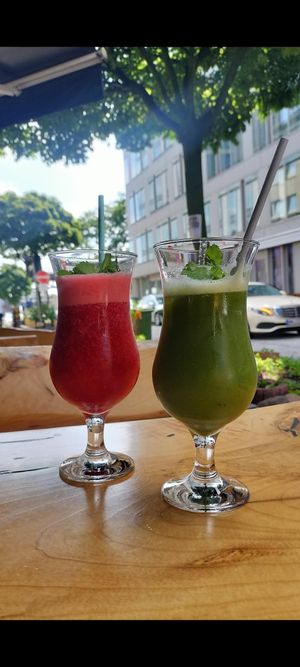 Smoothies at TA Vegan House in Hamburg