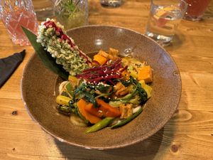 „Best Bowl“ mit Udon  at TA Vegan House in Hamburg