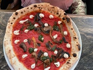 Boomers Yo! Pizza with mushrooms  at Daddy Greens Pizzabar - Iso Roobertinkatu in Helsinki