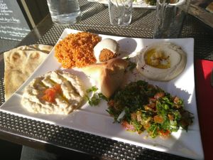 L'assiette végétarienne (actually vegan platter) at Al Crystal in Saint-germain-en-laye