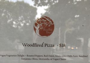 Vegan option pizza at The Bodhi Tree in Healesville