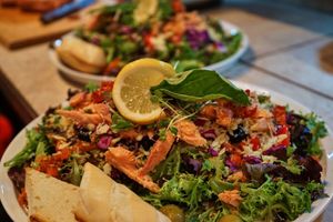 Salades repas Café Bistro du Village St Mathieu du Parc at Café Bistro du Village in Saint-mathieu-du-parc