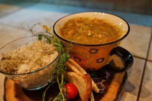 Curry végé at Café Bistro du Village in Saint-mathieu-du-parc