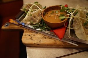 Dumplings végé at Café Bistro du Village in Saint-mathieu-du-parc