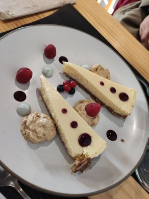 Tarta de limón at Vesta Taberna in San Lorenzo De El Escorial