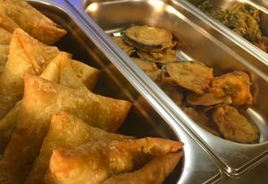 vegan pakistani snacks: samosas & pakoras at Vegan Shop Shop in Amsterdam
