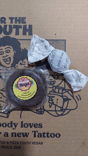 Alfajor e brigadeiro at Pizza Youth in Sao Paulo