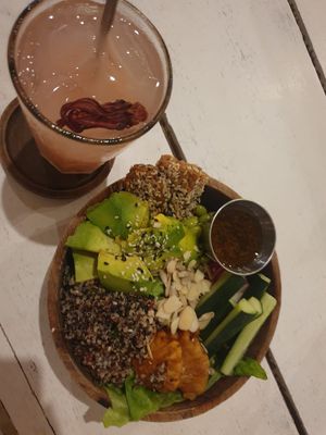 Tempeh & quinoa bowl with a ginger and rosella cooler at Ombak Zero Waste Cafe in Lembongan