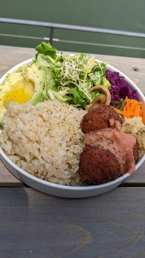 ブッダボウル at Optimus Cafe in Osaka