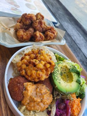 Tasty Buddha bowl and fried soy meat which was delicious at Optimus Cafe in Osaka