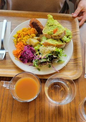 Have a great day plate at Optimus Cafe in Osaka