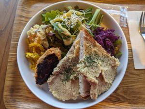 "Have a good day" plate at Optimus Cafe in Osaka