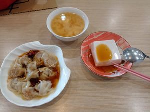 Wontons, Japanese miso soup and peanut tofu at Luz Vegan in Chiayi