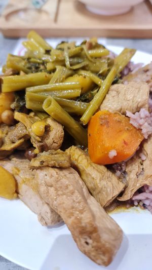 Rice with 3 dishes at So Vegan - Yaowarat​ in Bangkok