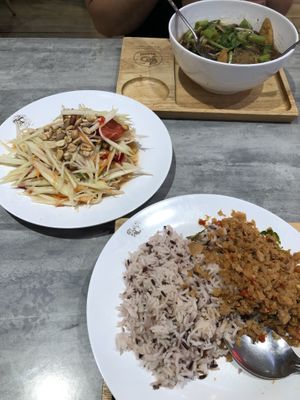 Somtam and mushroom soup  at So Vegan - Yaowarat​ in Bangkok