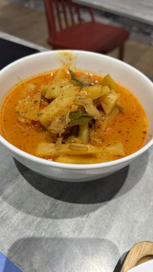 Pineapple curry  at So Vegan - Yaowarat​ in Bangkok