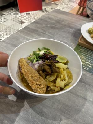 Khan-soy. Fabulous !  at So Vegan - Yaowarat​ in Bangkok