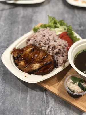 Vegan unchicken with rice at So Vegan - Yaowarat​ in Bangkok