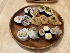Assorted sushi plate at Shū ShòuSī 蔬壽司 - Yasaisushi in Taichung