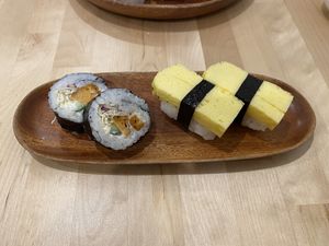 Mock chicken and (real) egg sushi  at Shū ShòuSī 蔬壽司 - Yasaisushi in Taichung