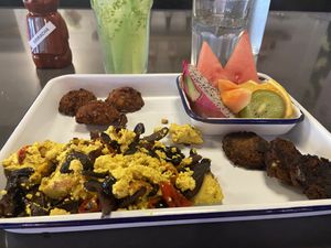 Southwest Scramble with tempeh sausage at Hungry Pants in Orlando