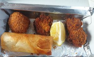 Cauliflower bites & veggie spring roll yum! at Hunky Dory in Bendigo