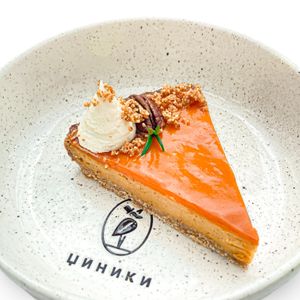 Тыквенный тарт с глазурью из облепихи at Tsiniki in Moscow