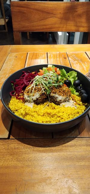 Happy bowl (with felafels) at Ver De in Puerto Princesa