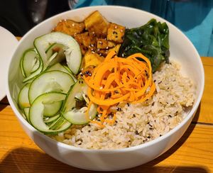 Tofu poke bowl at Ver De in Puerto Princesa