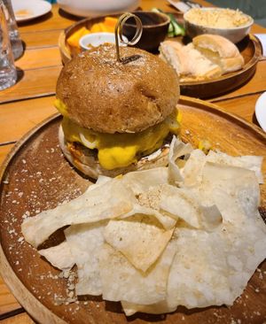 Shroon Burger at Ver De in Puerto Princesa