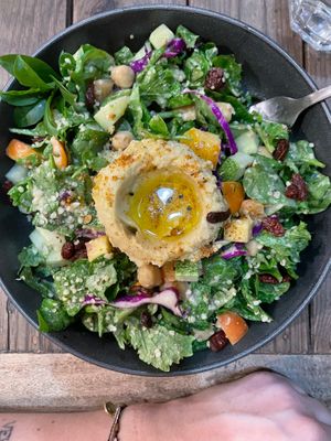 The hummus salad  at Ver De in Puerto Princesa