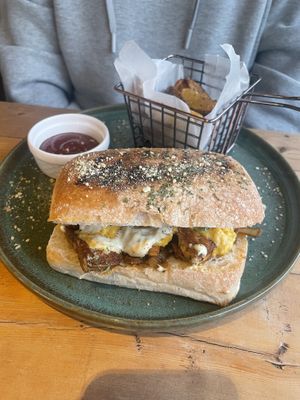 Philly chyz   at Ver De in Puerto Princesa